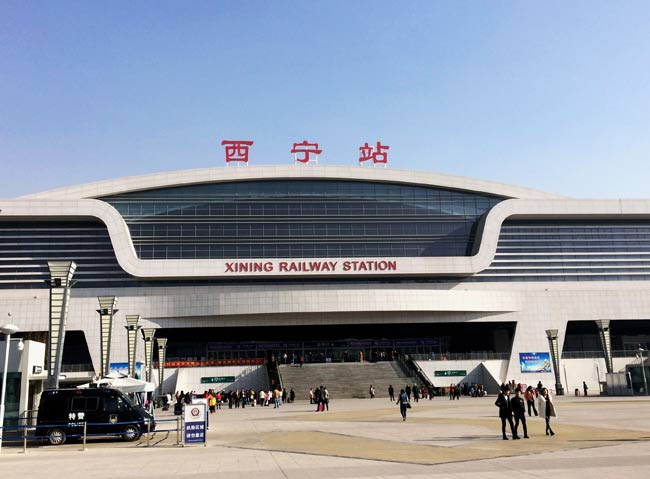 濠江西宁高铁站